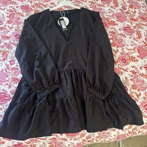 Boohoo Black V-Neck Tiered Mini Dress